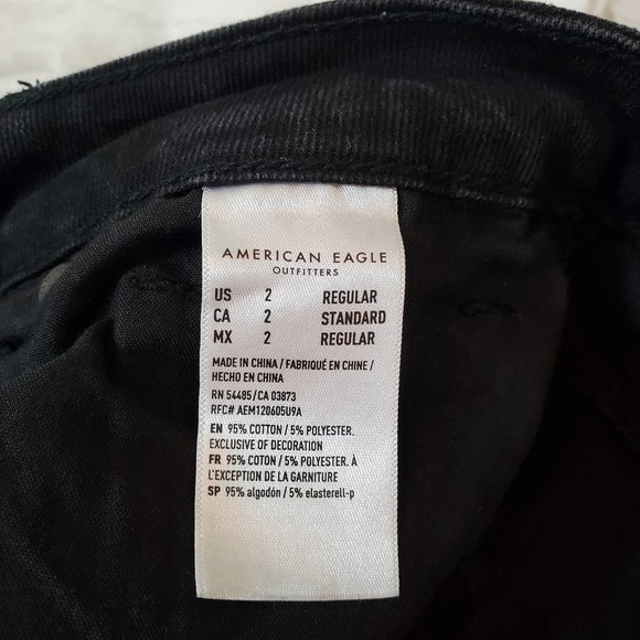 AMERICAN EAGLE | MOM JEAN BLACK WASHED DISTRESSED WHISKERING JEANS WOMEN SIZE 2 - Picture 12 of 17